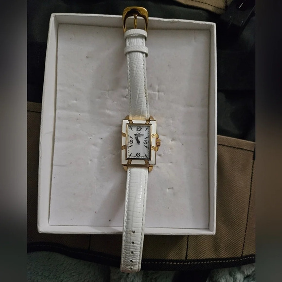 VINTAGE LADIES AQUASWISS AVALON IN GOLD AND CERAMIC WHITE - Picture 8 of 8